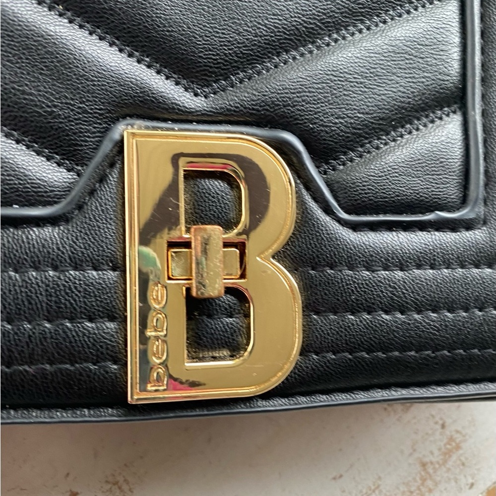 BEBE Katrina Quilted black leather purse Crossbody Bag gold tone magnetic close - Picture 4 of 13